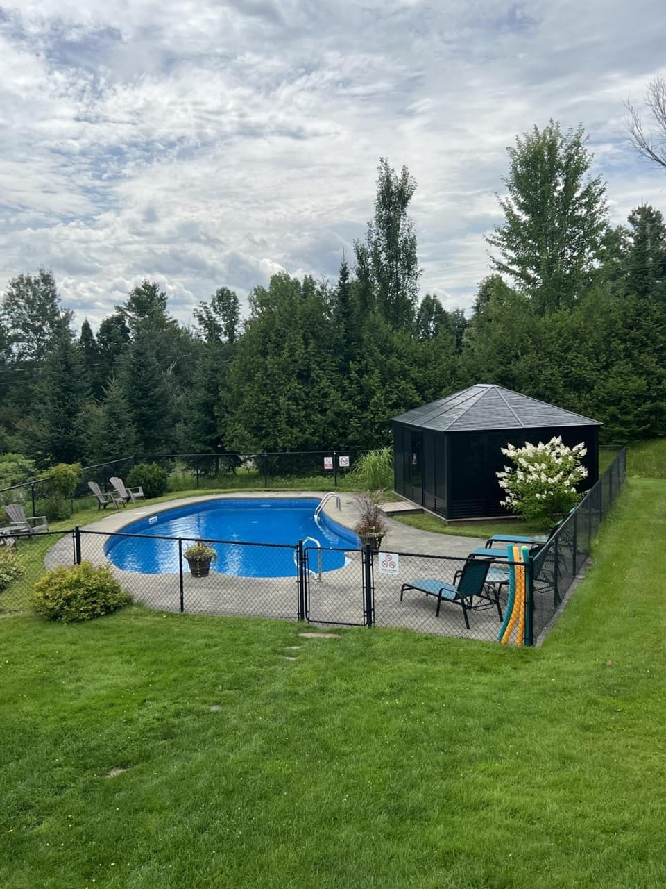 Swimming pool