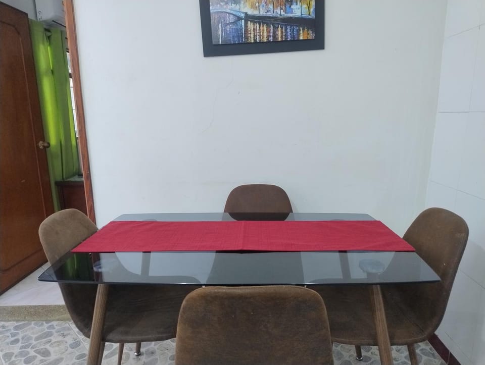 Seating area, Dining area