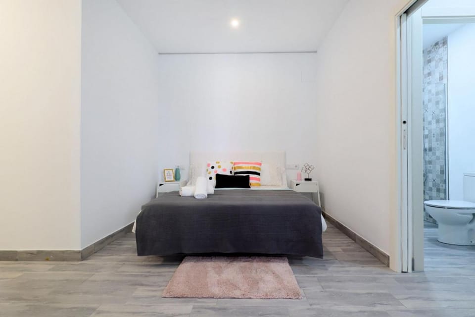 Bed, Photo of the whole room