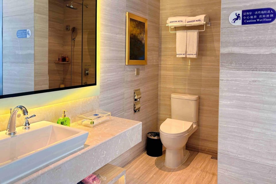Sentosa Hotel Shenzhen Feicui Branch, Enjoy tropical swimming pools and high-class fitness club Hotel in Hong Kong