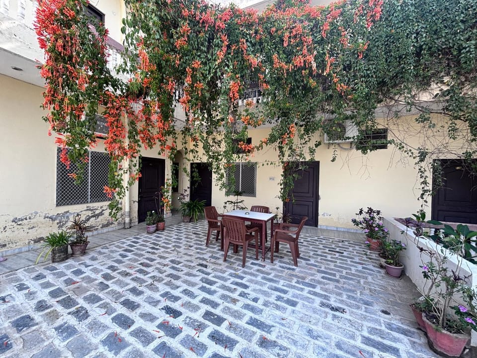 Keshav Palace Bed and Breakfast in Rajasthan