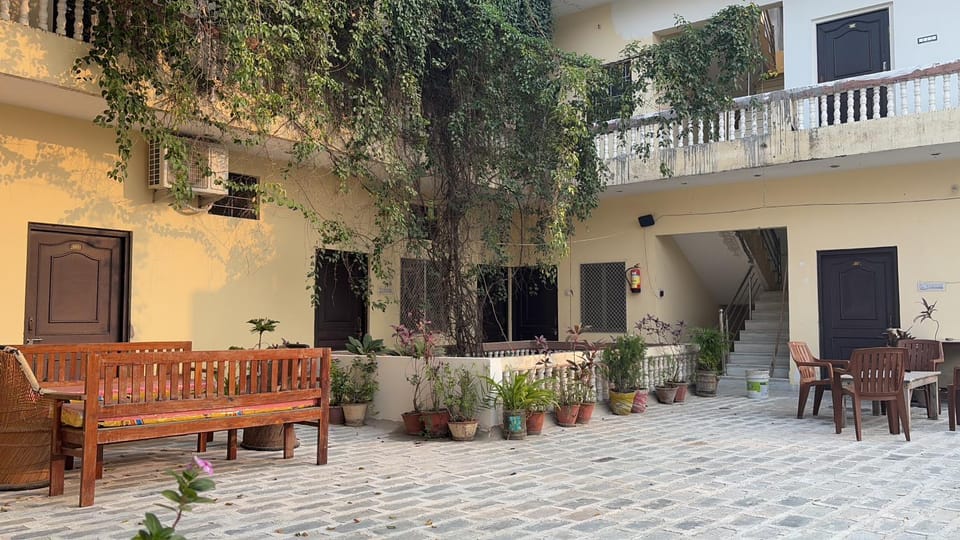 Keshav Palace Bed and Breakfast in Rajasthan