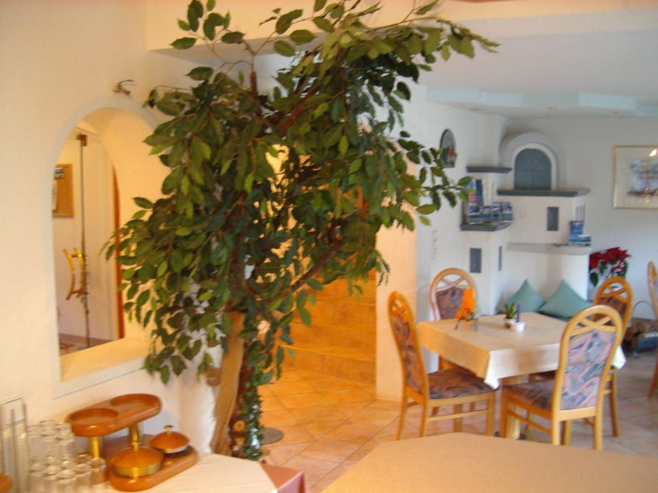 Restaurant/places to eat, Decorative detail