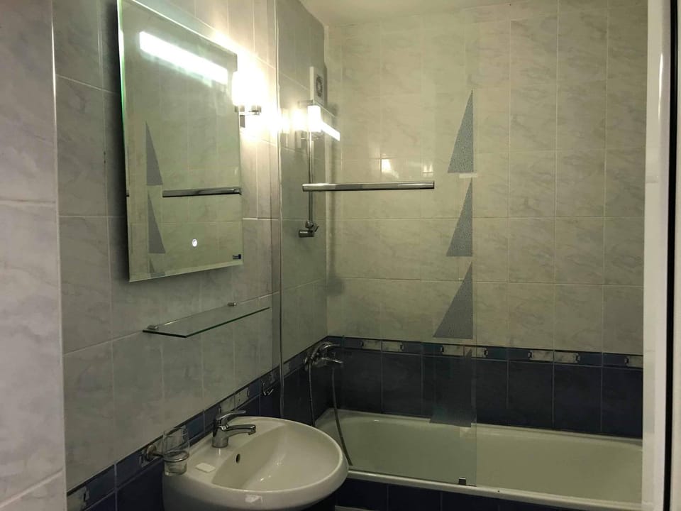 Bathroom, Bath