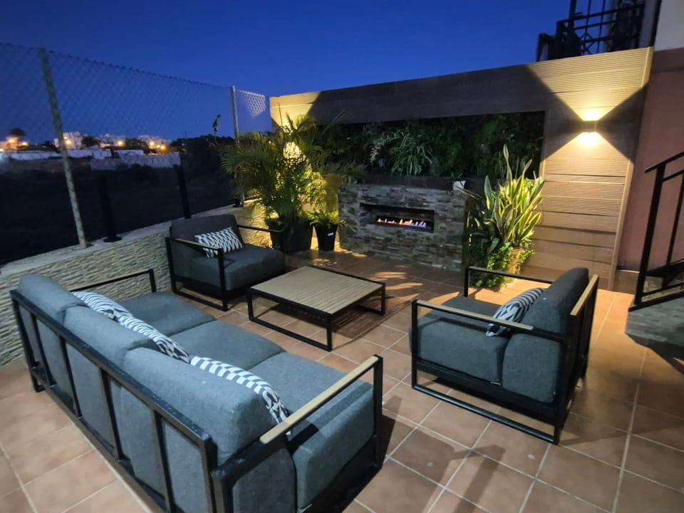 Patio, Night