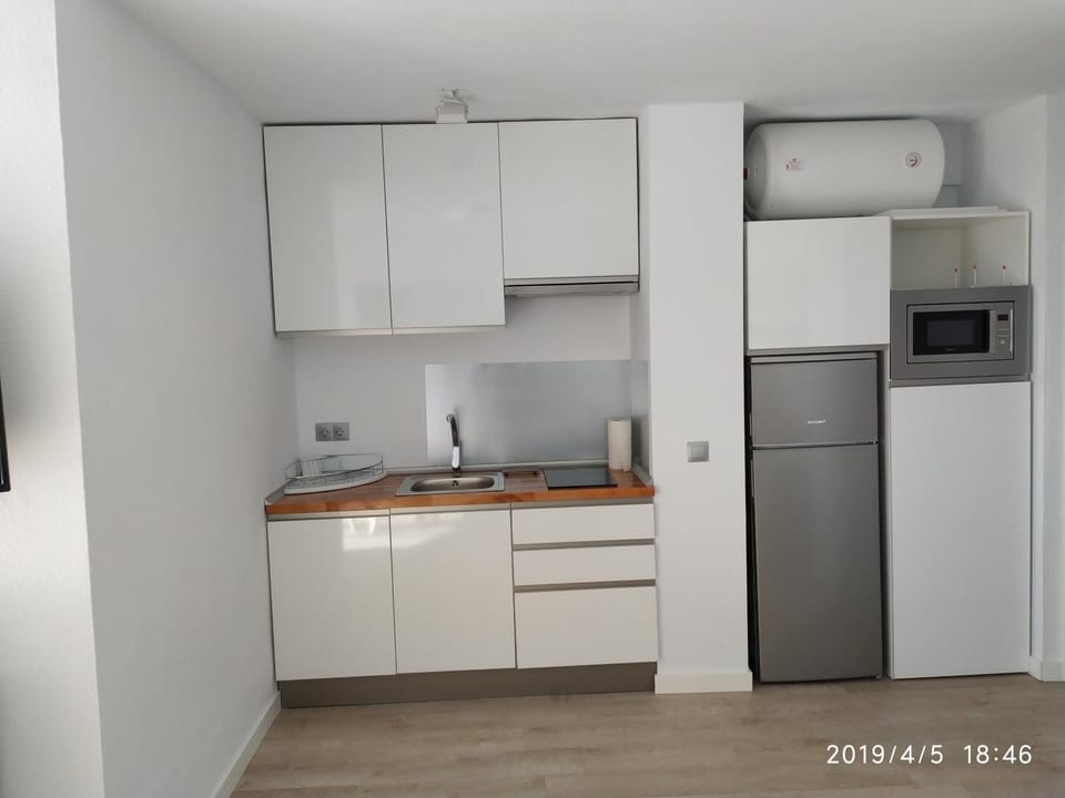 Apartamento en urbanización Algaida en primera línea de playa Apartment in Sitio de Calahonda