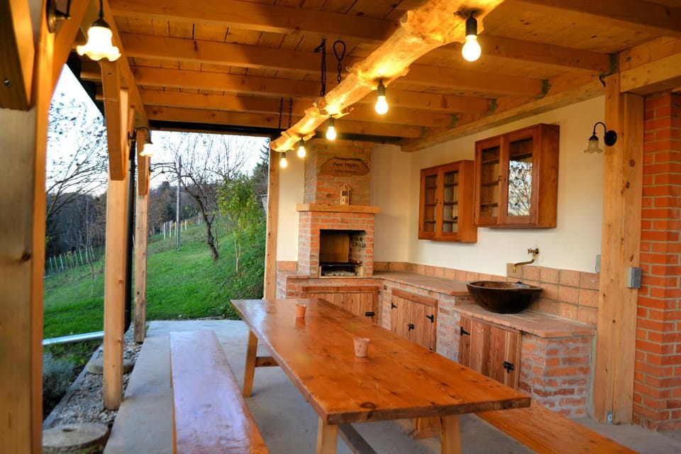 Patio, BBQ facilities