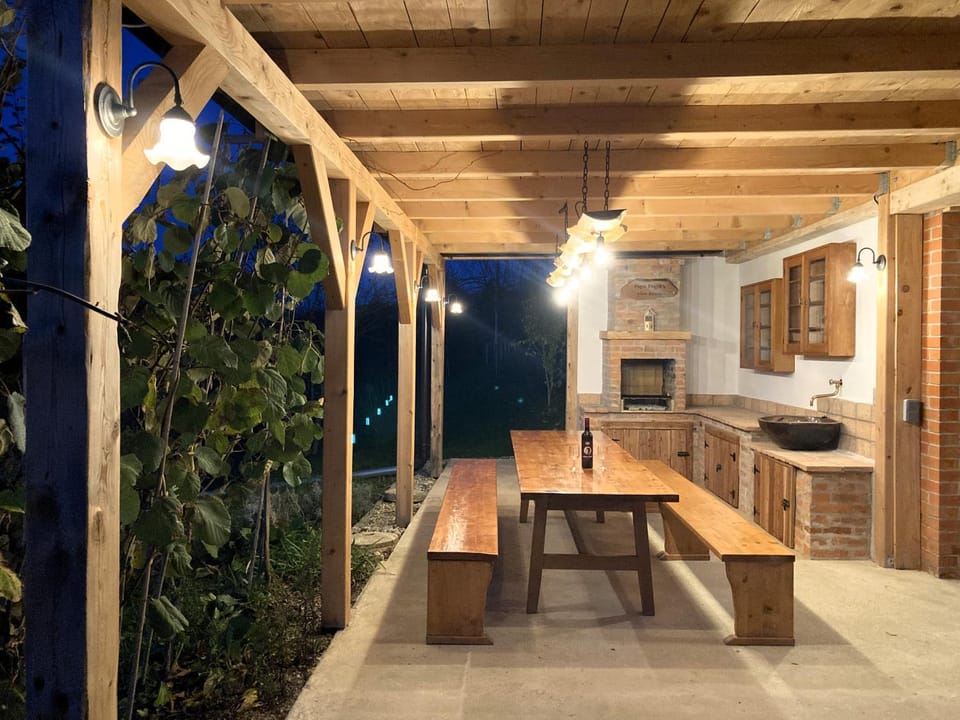 Patio, BBQ facilities