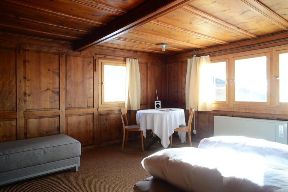 Restaurant/places to eat, Bedroom