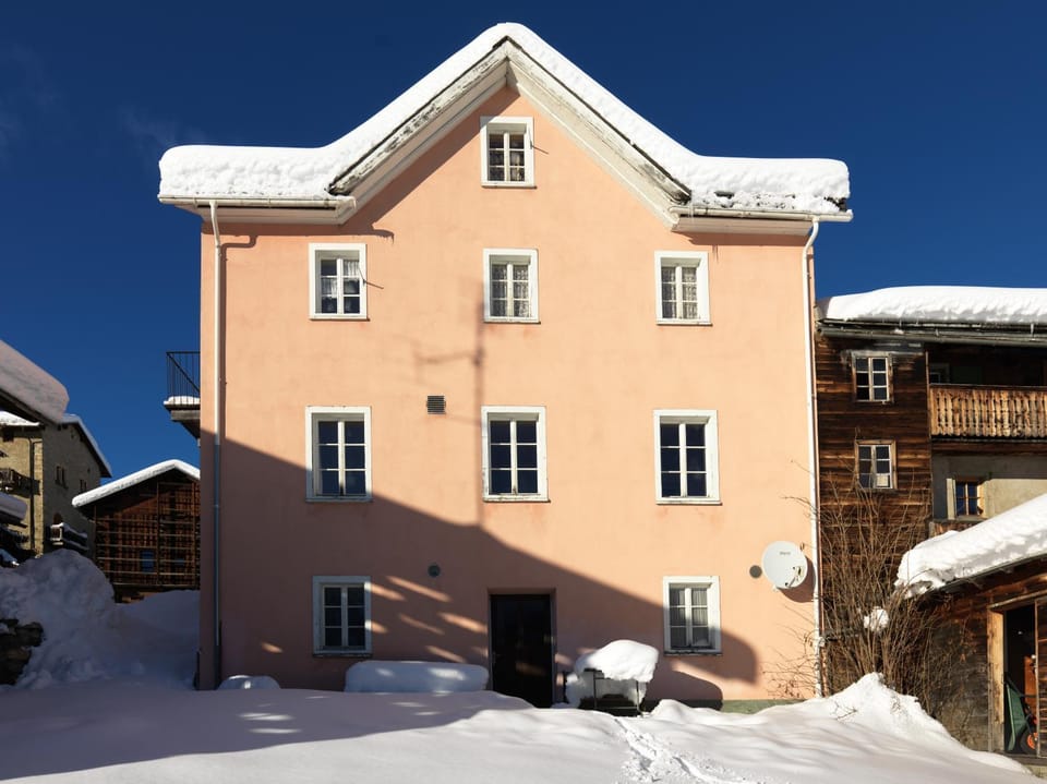 Hotel Alpina Hotel in Canton of Grisons