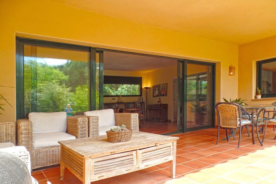 Patio, Facade/entrance, Living room, Seating area
