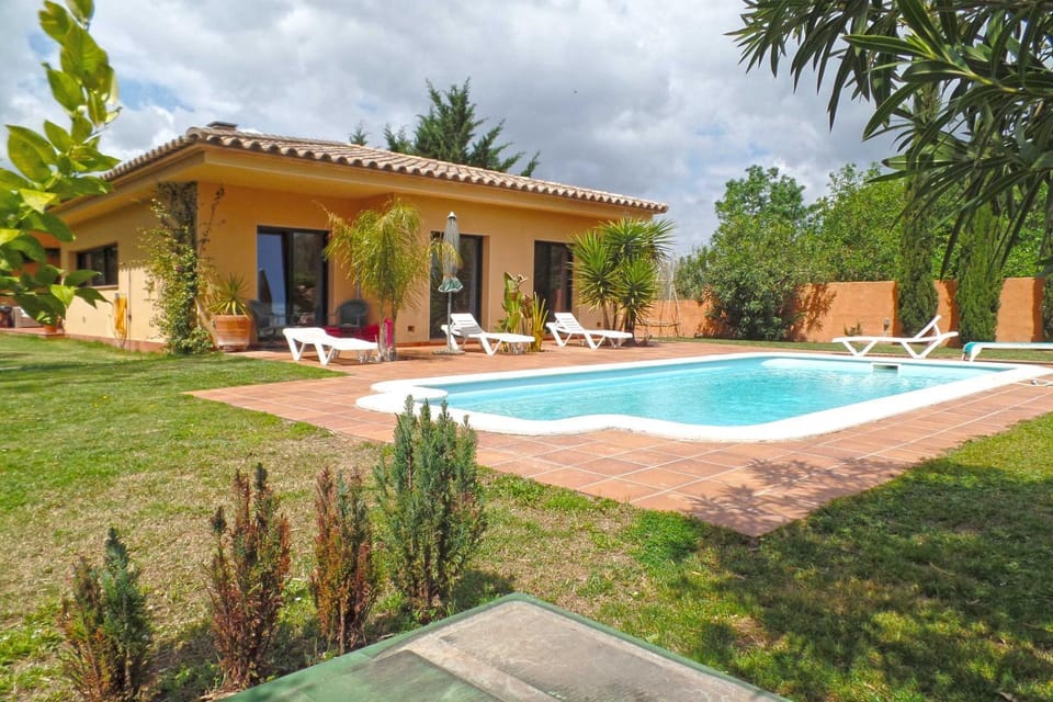Property building, Patio, Garden, Swimming pool