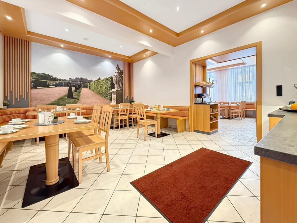 Food and drinks, Food, Continental breakfast, Buffet breakfast