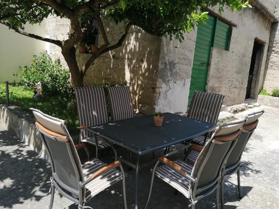 Garden, On site