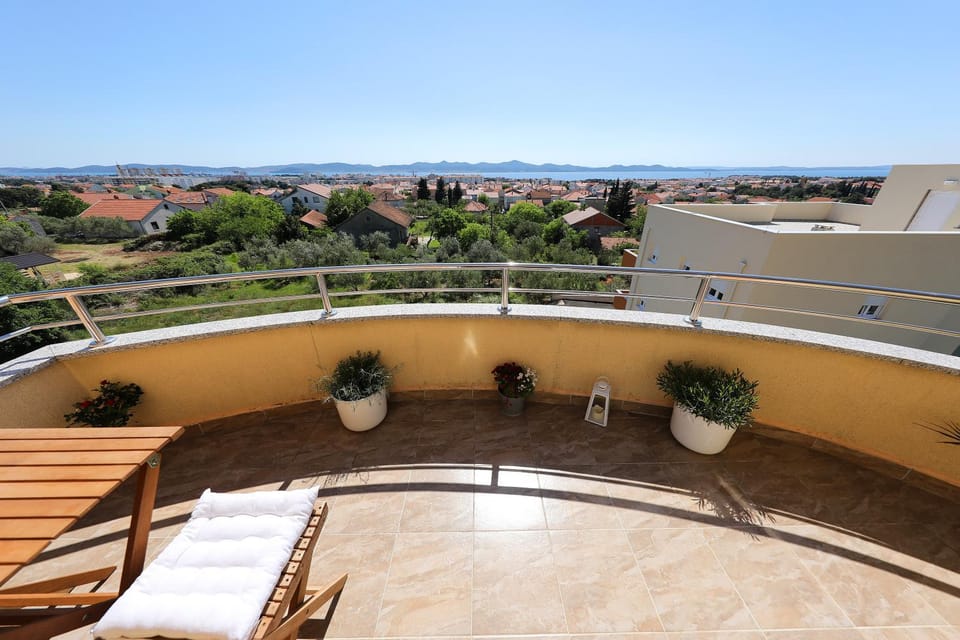Balcony/Terrace, City view, Street view