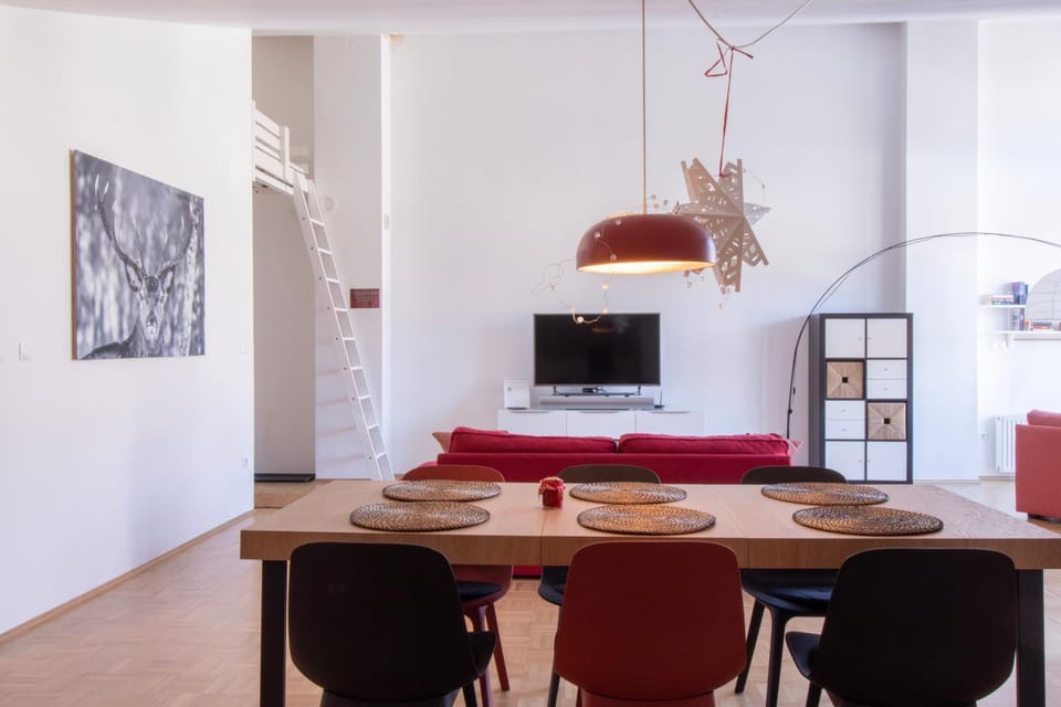 TV and multimedia, Dining area