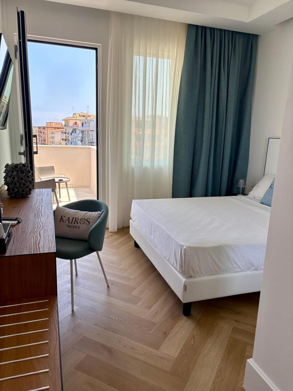 Seating area, Bedroom