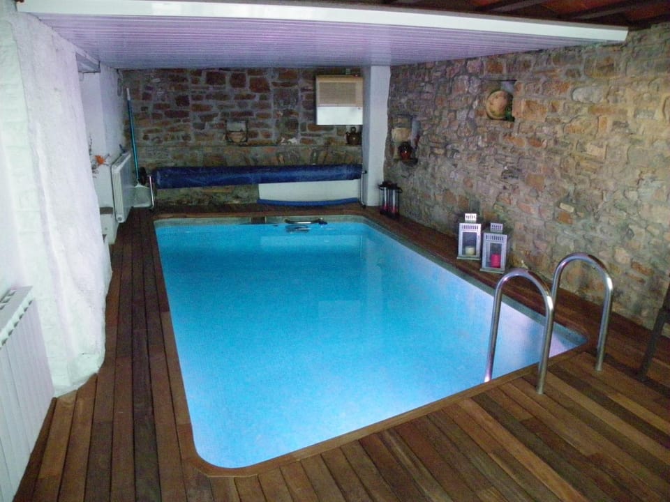 Swimming pool, Swimming pool