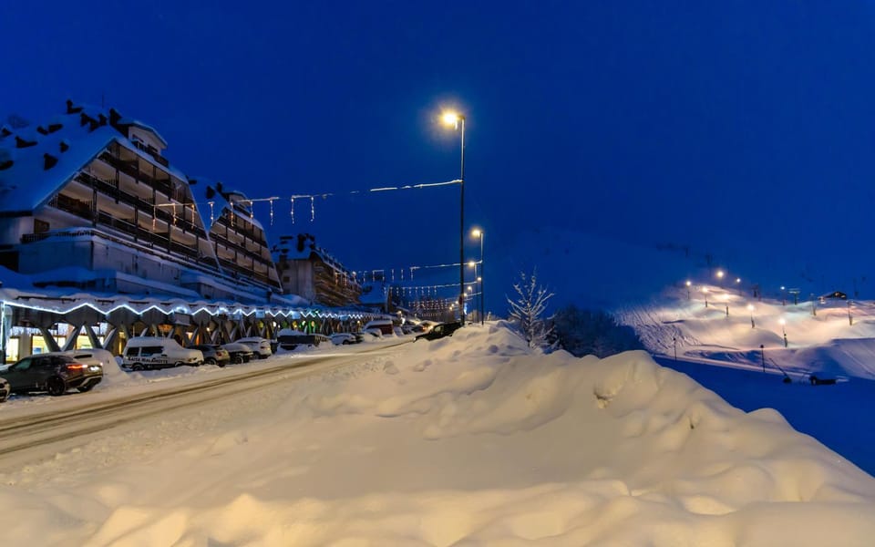 Neighbourhood, City view, Street view