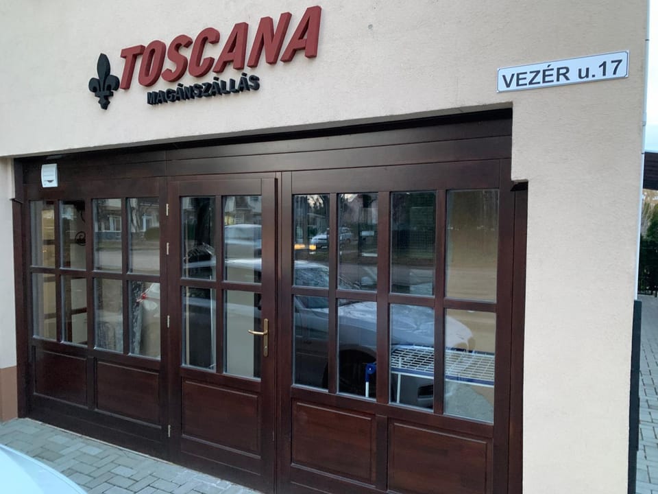 Facade/entrance, Off site, Property logo or sign