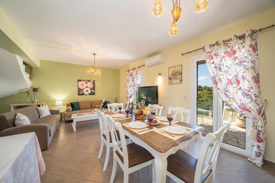 superb villa with private pool peaceful location Villa in Cephalonia