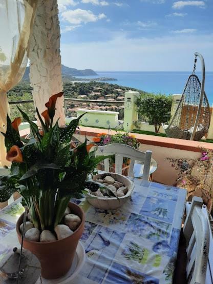 Patio, Day, Natural landscape, View (from property/room), Balcony/Terrace, Dining area, Sea view