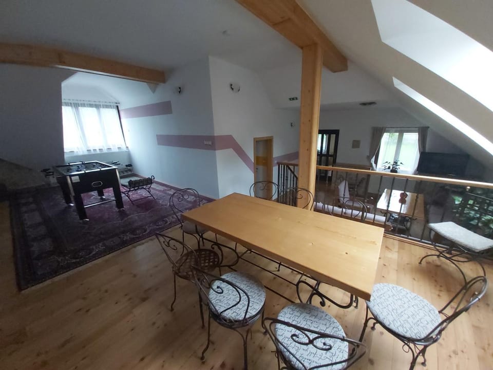 Communal lounge/ TV room, Game Room, Kids's club, Evening entertainment