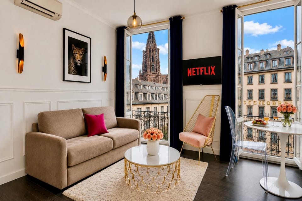 Living room, City view, City view, Landmark view, Landmark view