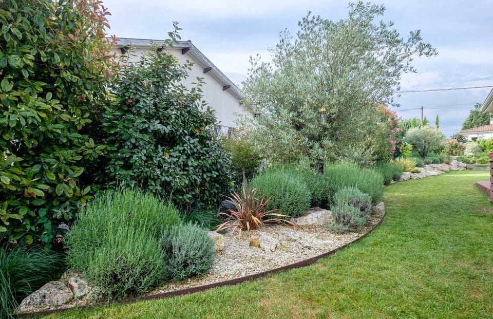 Studio Nathalie et Sebastien Bed and Breakfast in Nouvelle-Aquitaine