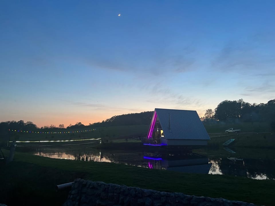 Natural landscape, Activities, Fishing, Fishing, On site, Lake view, Lake view, River view, Sunrise, Sunset