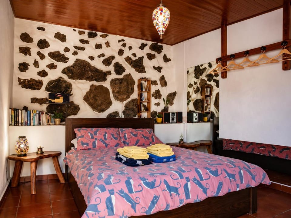 BEAUTIFUL COASTAL HOUSE ON A TRANQUIL ORGANIC FARM House in El Hierro