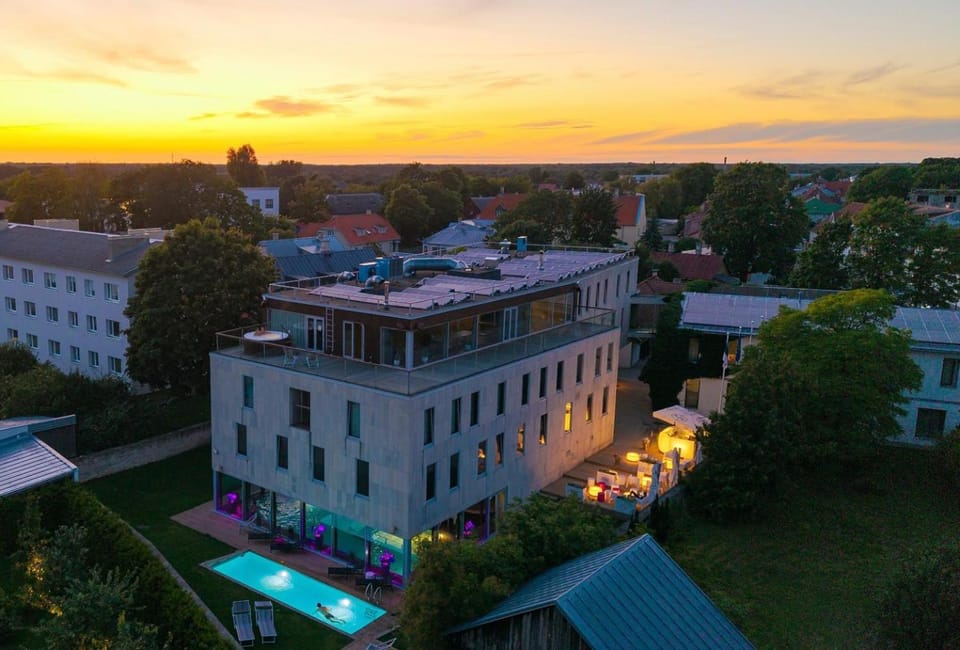 Property building, Pool view, Swimming pool, Location, Sunrise, Sunset