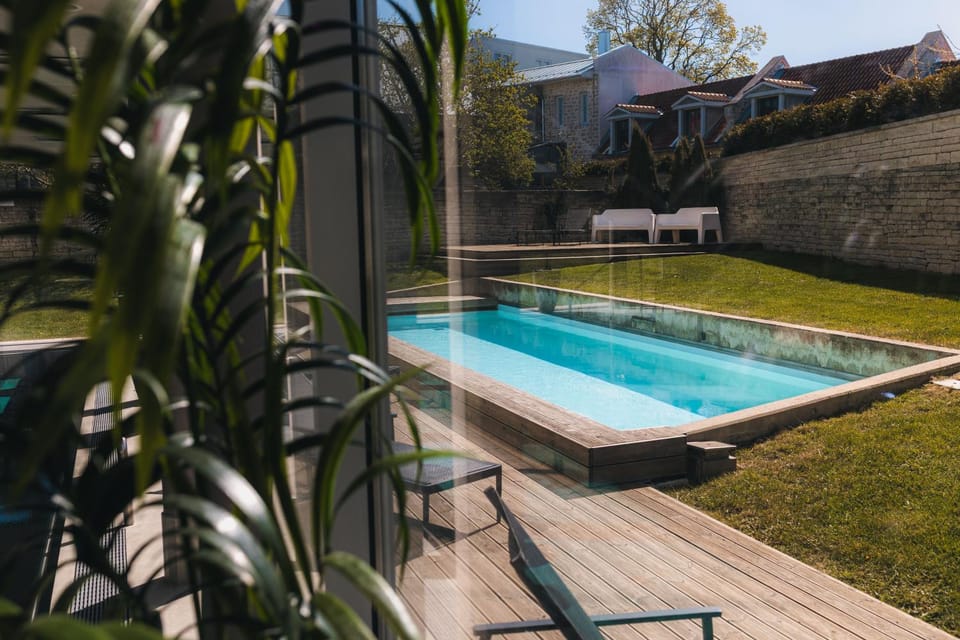 Spring, Day, Garden, Garden view, Pool view, Swimming pool, sunbed