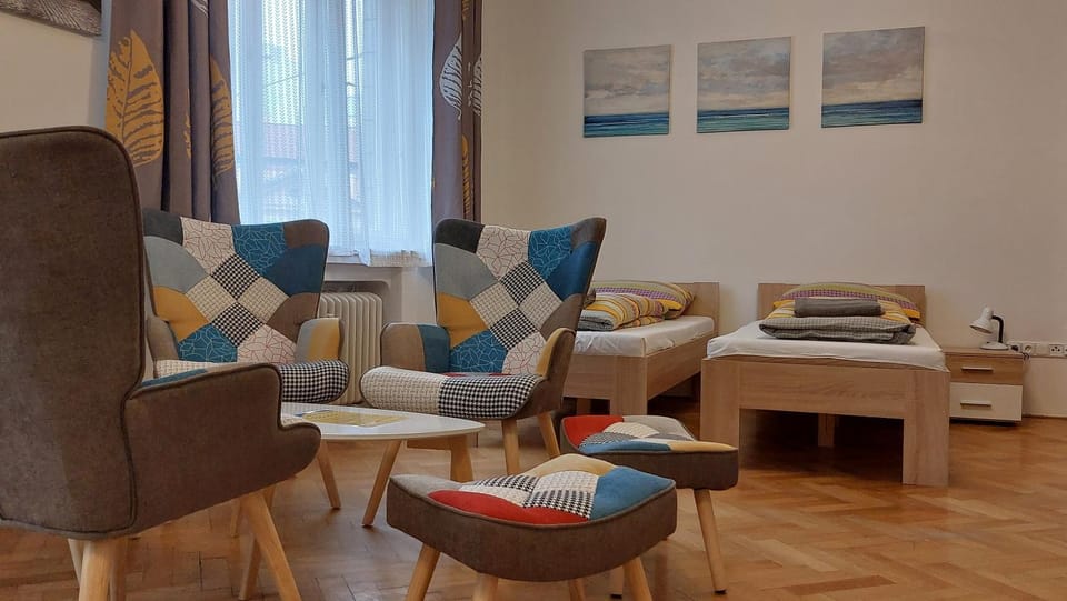Bed, Living room, Photo of the whole room, Seating area, Bedroom