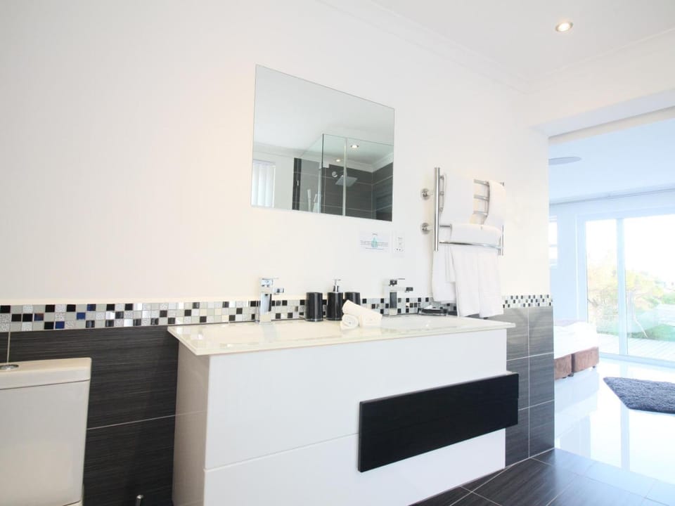 Bathroom, Bath