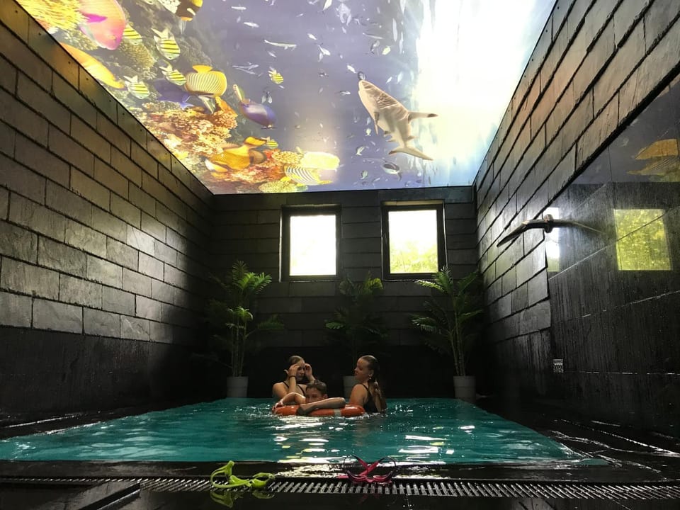 Property building, Spa and wellness centre/facilities, Swimming pool