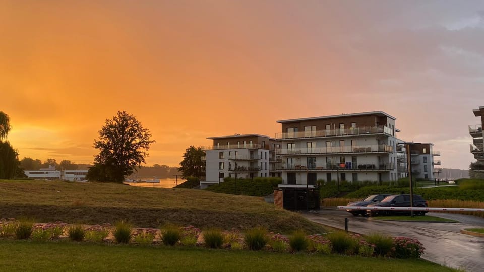 Property building, Neighbourhood, Sunrise, Sunset