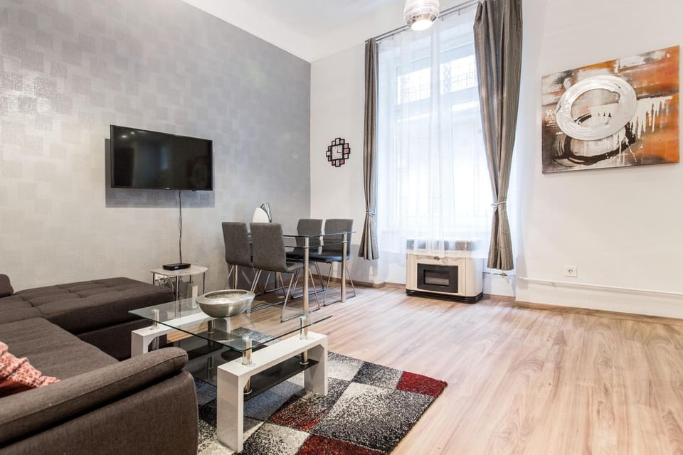 Living room, Seating area, Dining area