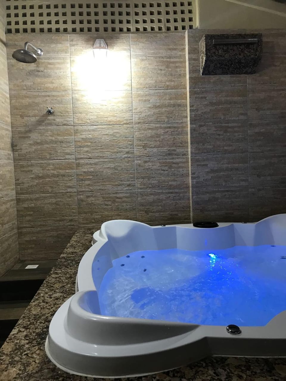 Hot Tub, Spa and wellness centre/facilities