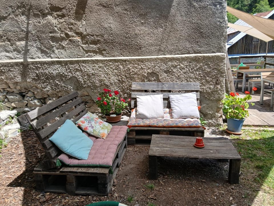 Patio, Day, Garden, Living room, Garden view
