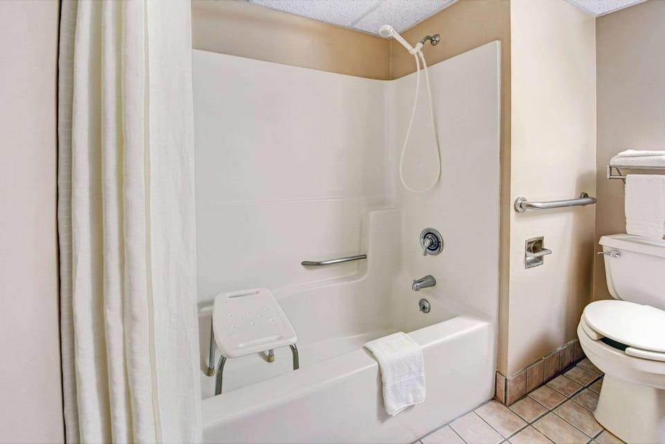 Bathroom, Photo of the whole room