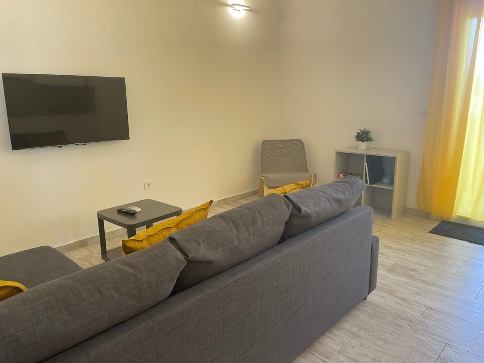 TV and multimedia, Living room, locker, air conditioner