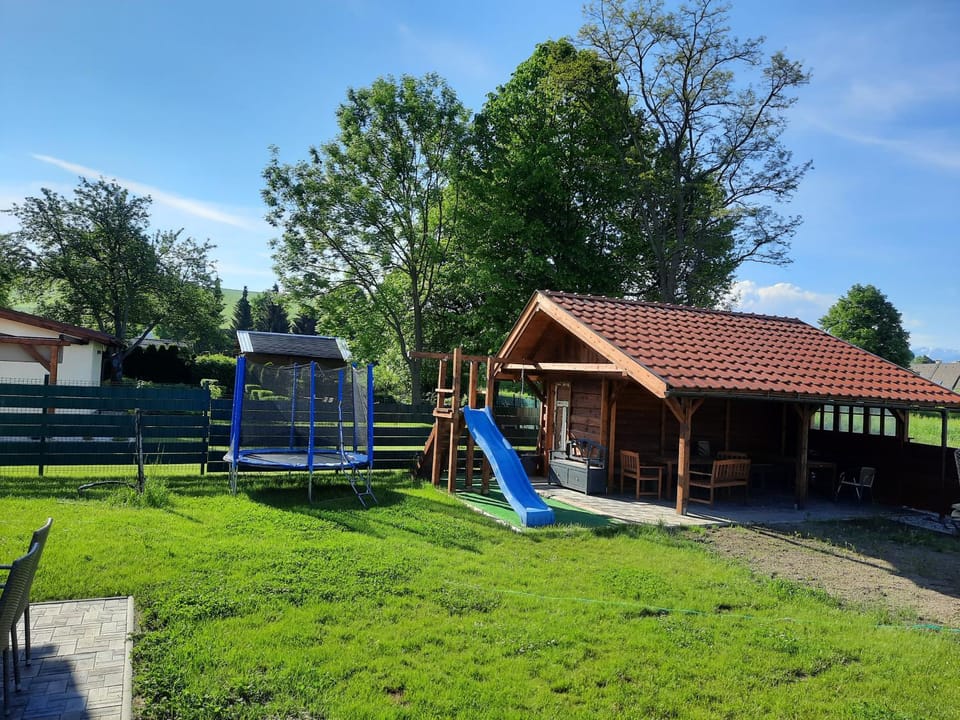 Off site, Day, Natural landscape, BBQ facilities, Children play ground, Garden, Evening entertainment, Garden view