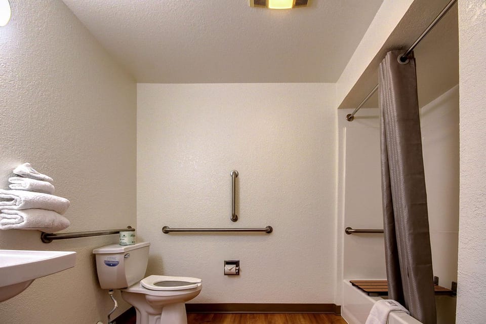 Shower, Toilet, Bathroom, Photo of the whole room, On site, ADAM