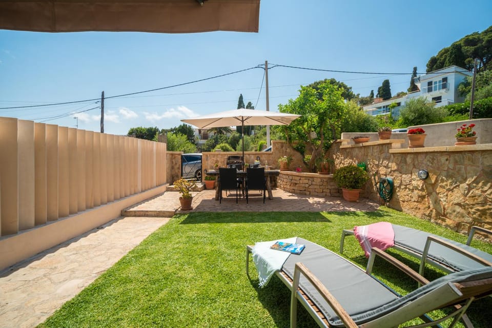 Patio, Spring, Day, Garden, Garden view, sunbed