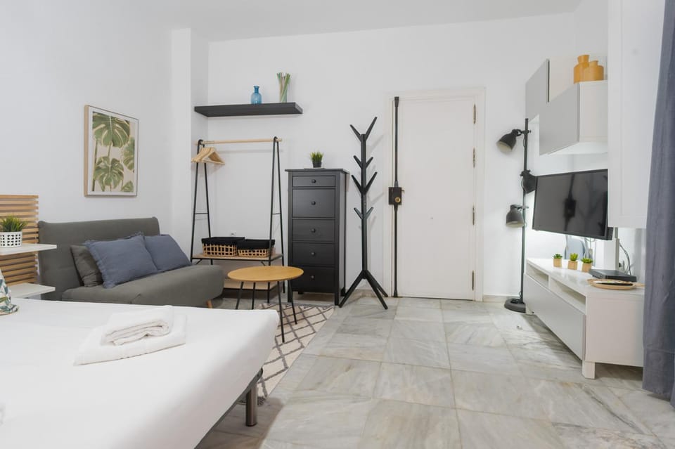 Bed, Seating area