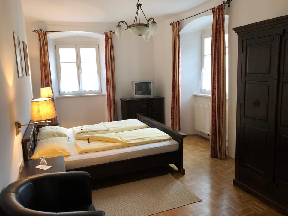 Gasthof zum Goldenen Löwen Bed and Breakfast in Styria