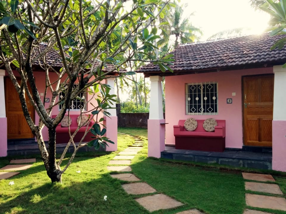 Patio, Facade/entrance, Garden