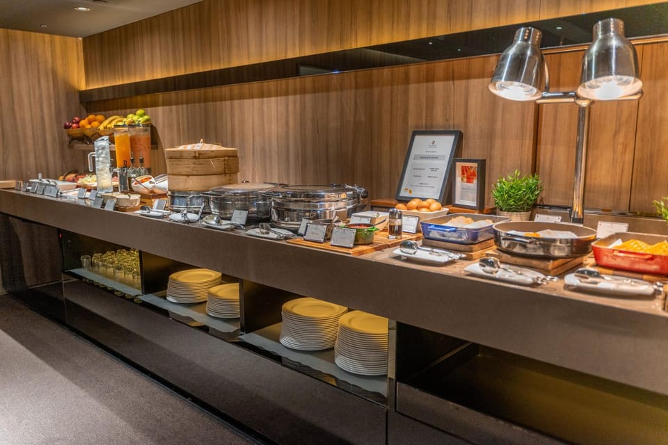 Restaurant/places to eat, Breakfast, Continental breakfast, Buffet breakfast