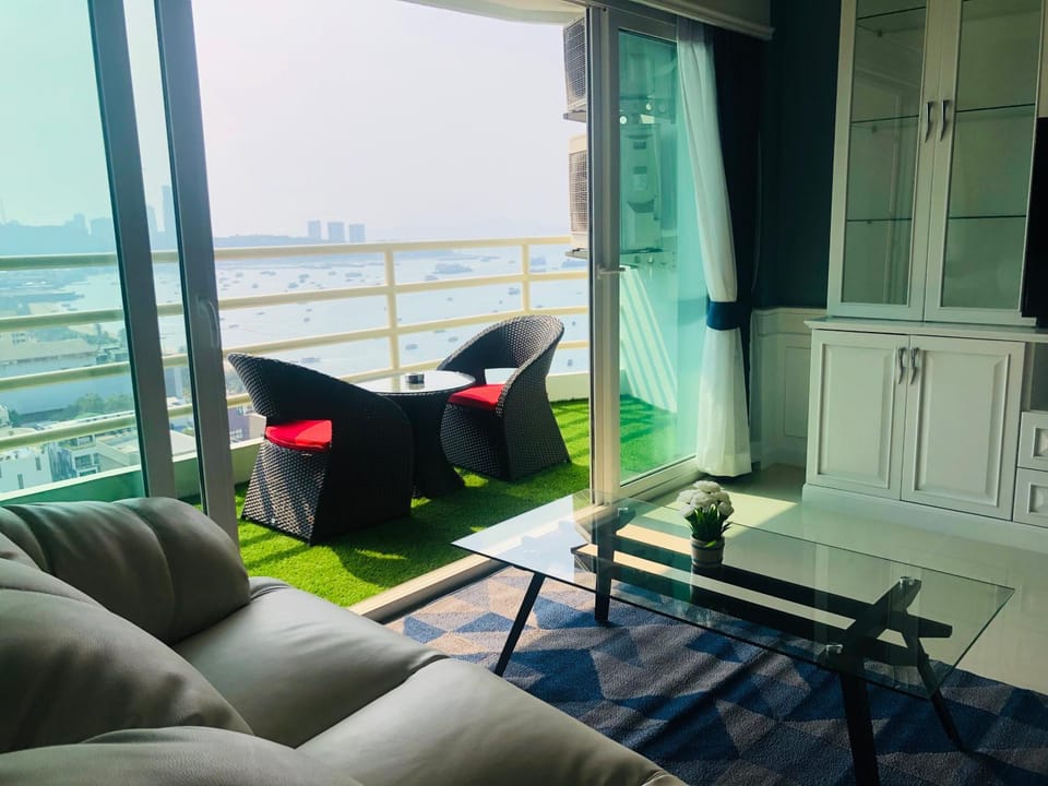 Balcony/Terrace, Living room